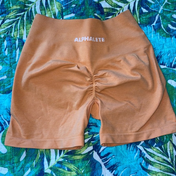 Cheeky Coral Alphalete Amplify Shorts XS - Picture 2 of 3